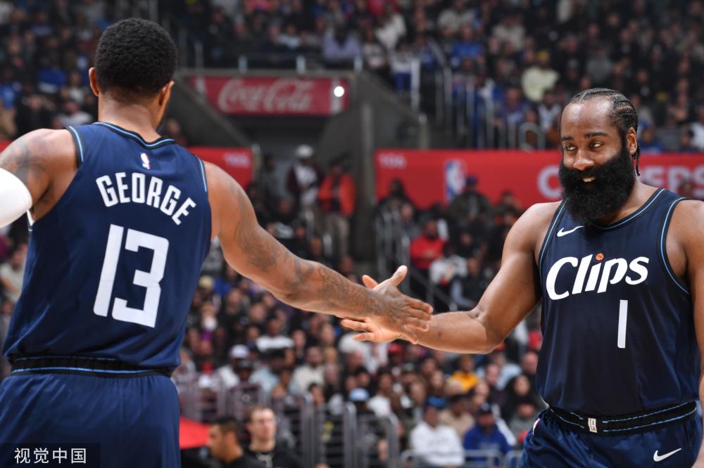 王楚钦率队 王楚钦率队